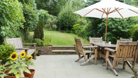 A Quick Guide To Buying Patio Furniture.