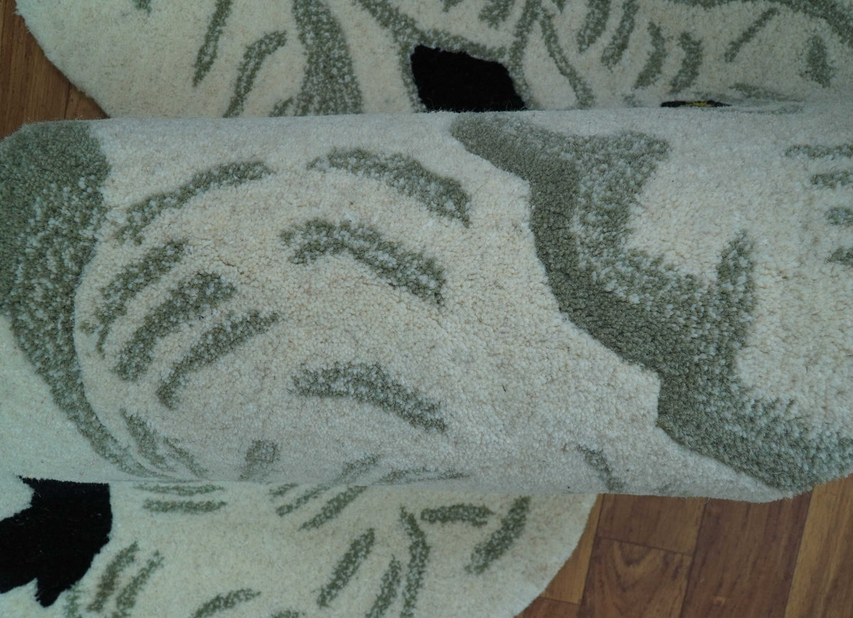 Hand Tufted White Animal Elephant 2x3 Wool Area Rug.