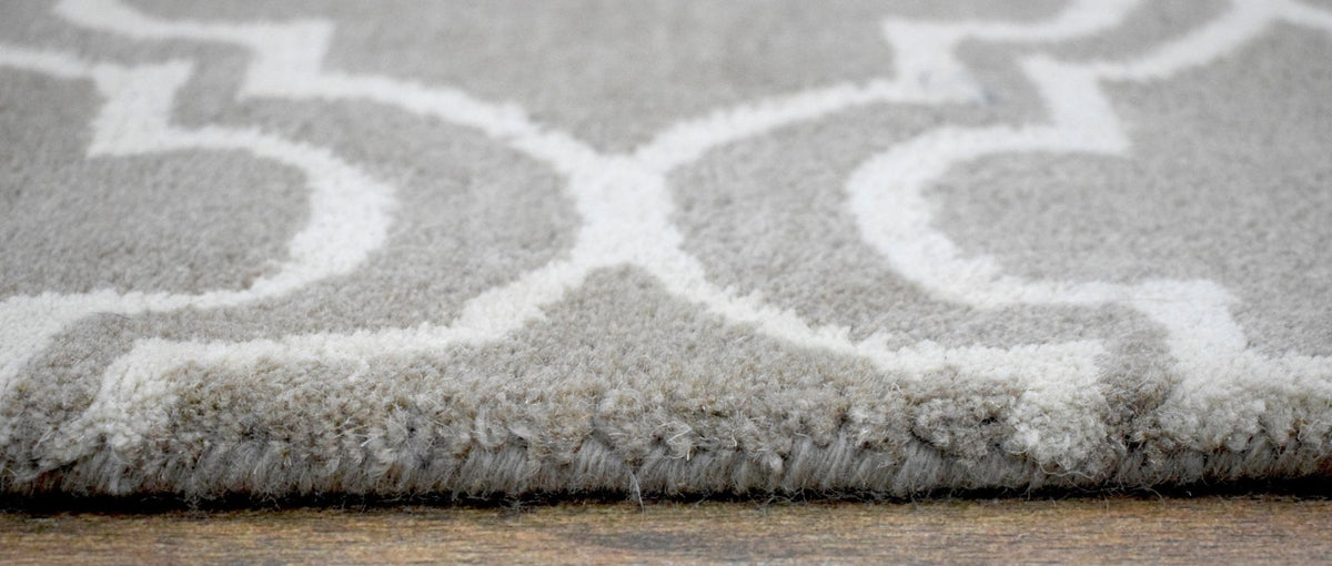 Modern Geometrical Hand Tufted Silver Wool 8x10 Area Rug.