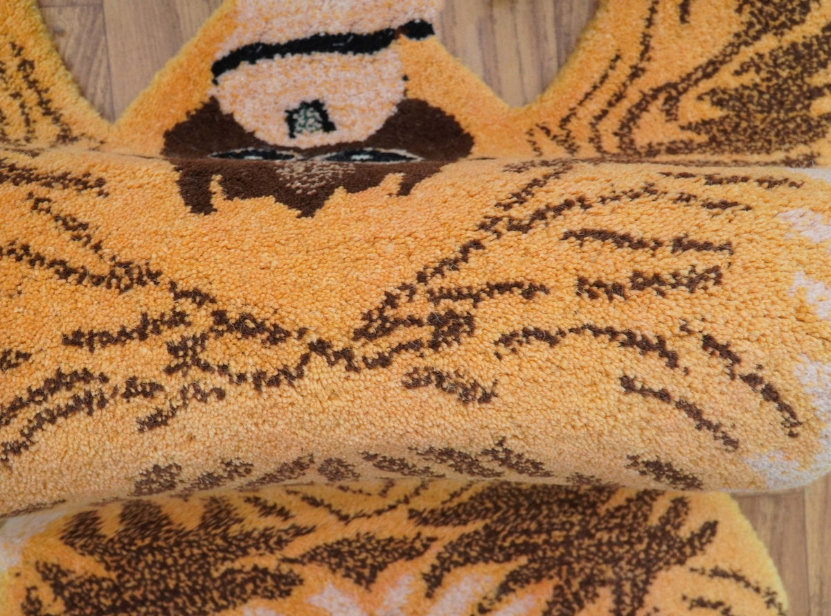 Hand Tufted Animal Monkey Brown 2x4 Wool Area Rug.