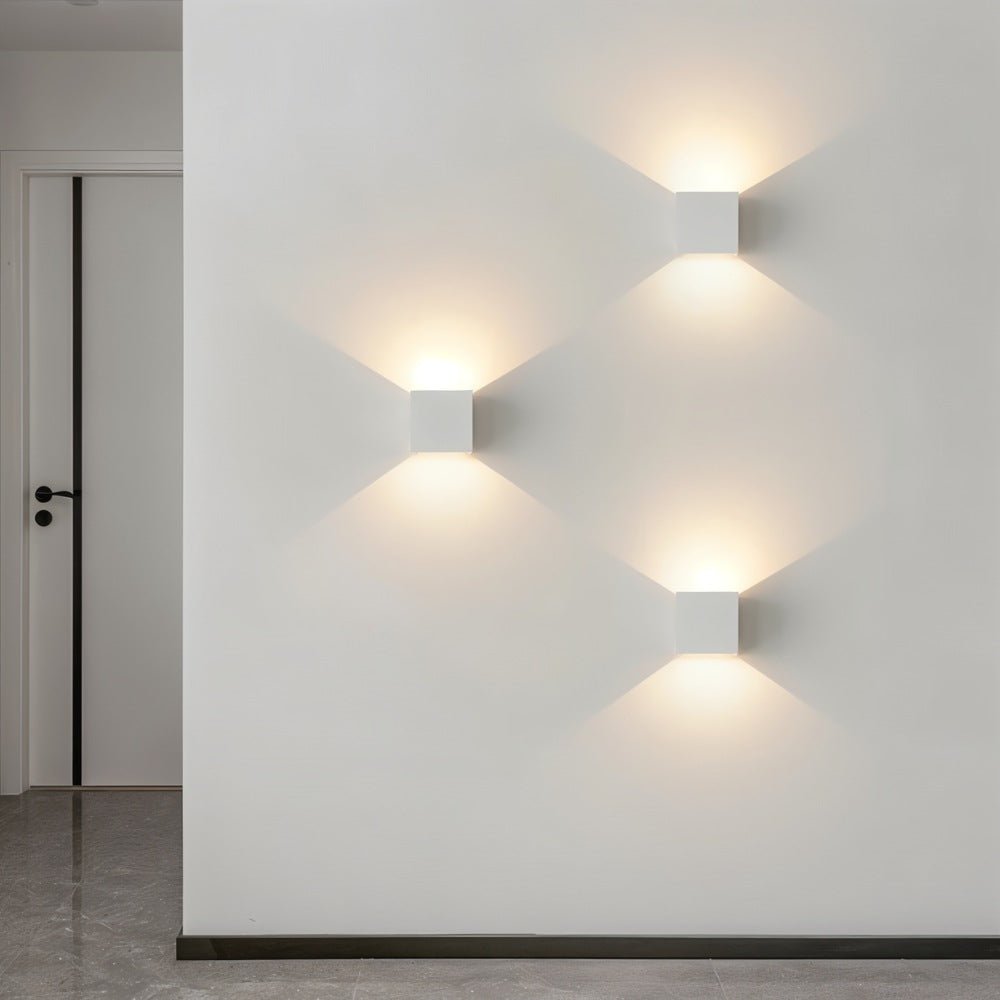 Lior Wall Lamp.