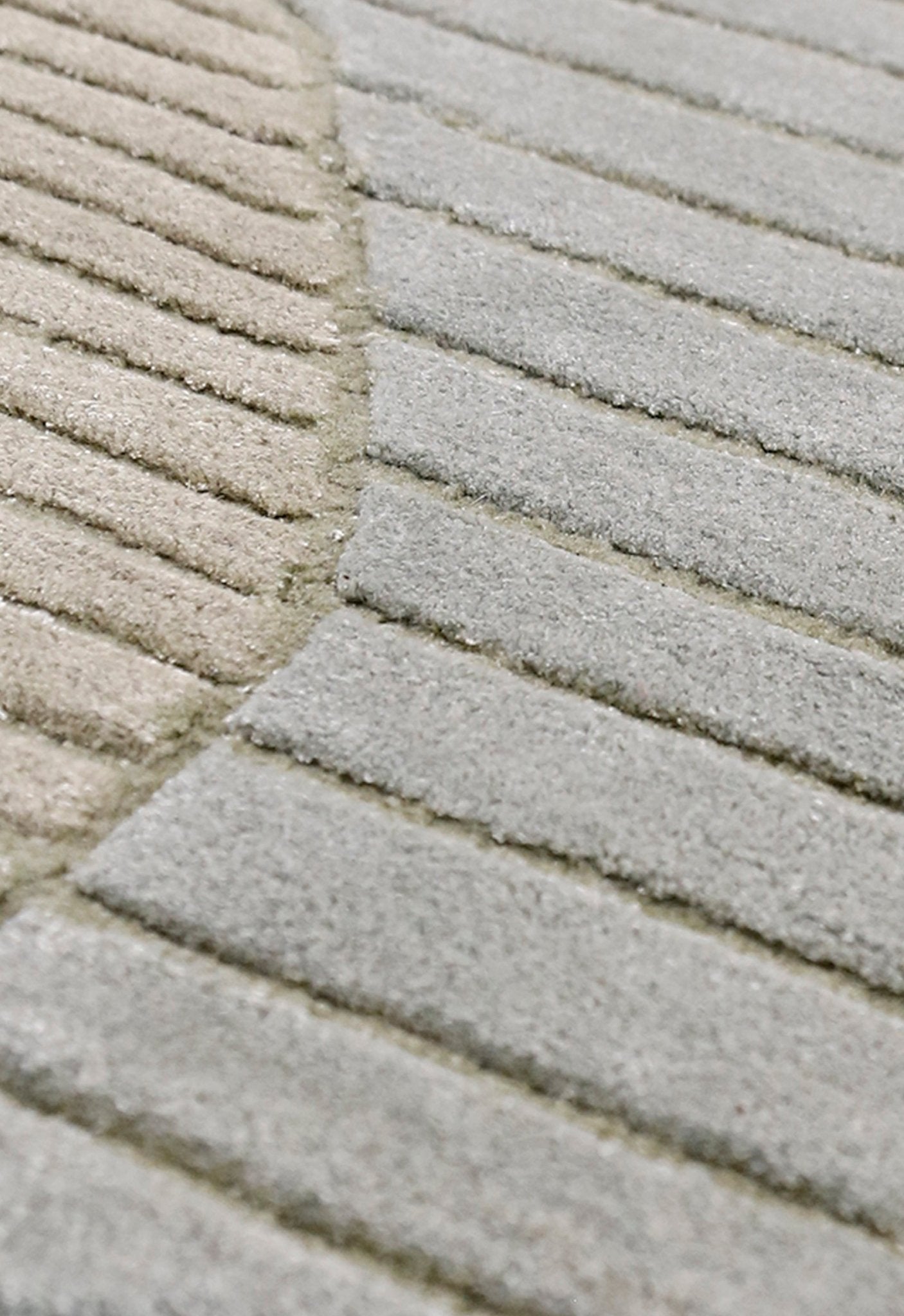 Stone Modern Ripple Beige And Gray Hand Tufted 5x7 Wool Rug