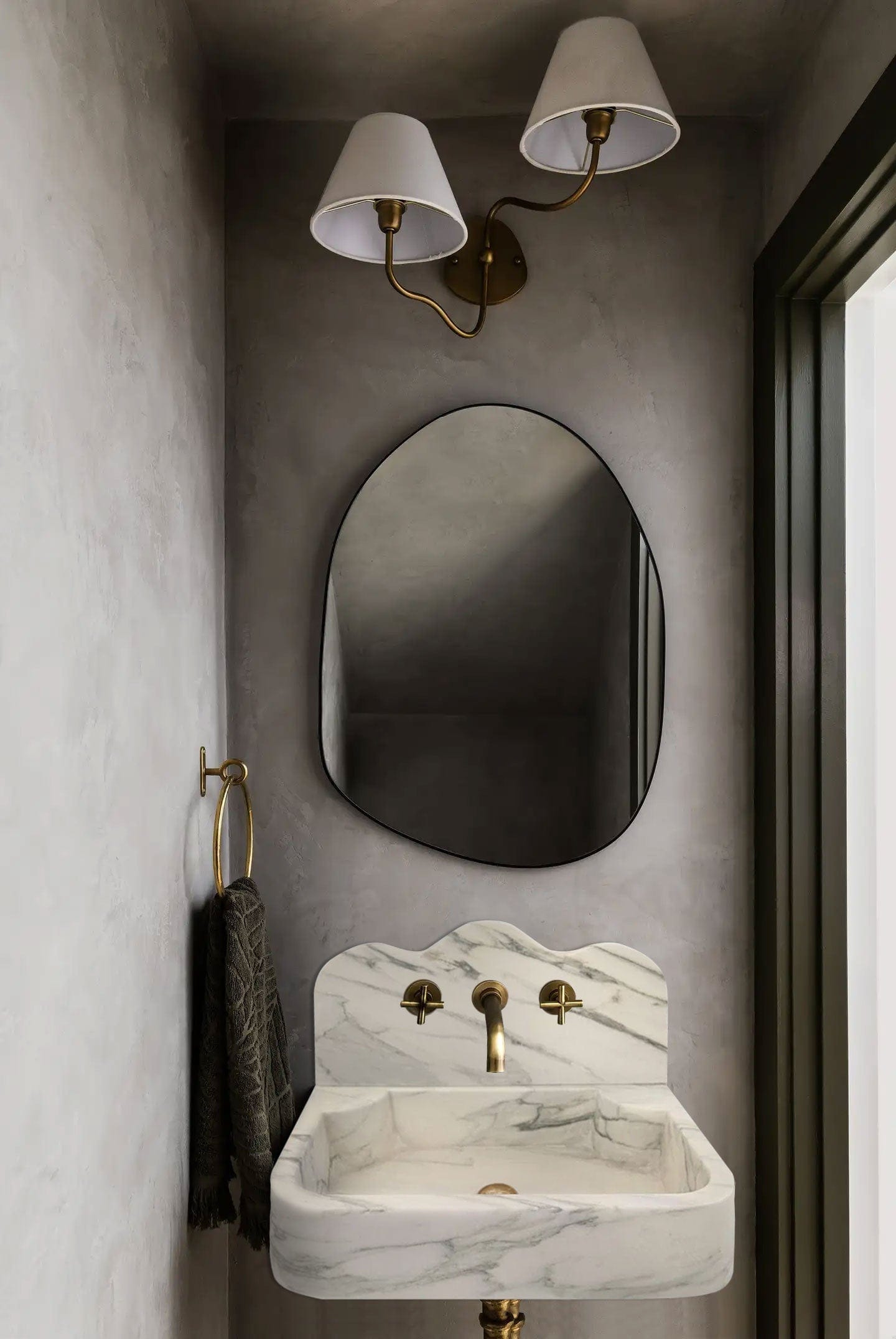 Villohome | Online Flooring Shop Stone Sinks Calacatta White Marble Wall-Mount Bathroom Sink with Arabesque Backsplash (W)16" (L)24" (H)5" Calacatta White Marble Wall-Mount Bathroom Sink with Arabesque Backsplash (W)16" (L)24" (H)5"