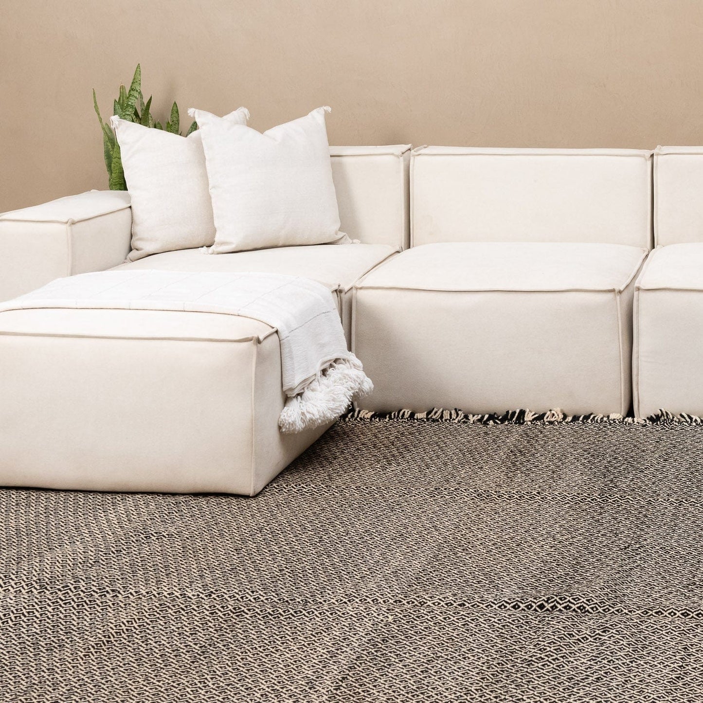 Benisouk taznakht rug Badis - taznakht kilim rug 10.2x13.5 ft | 310x411 cm Badis - taznakht kilim rug 10.2x13.5 ft | 310x411 cm