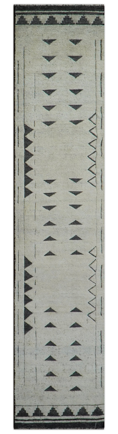 Custom Made Contemporary Design Black And Beige Hand knotted wool Area Rug.