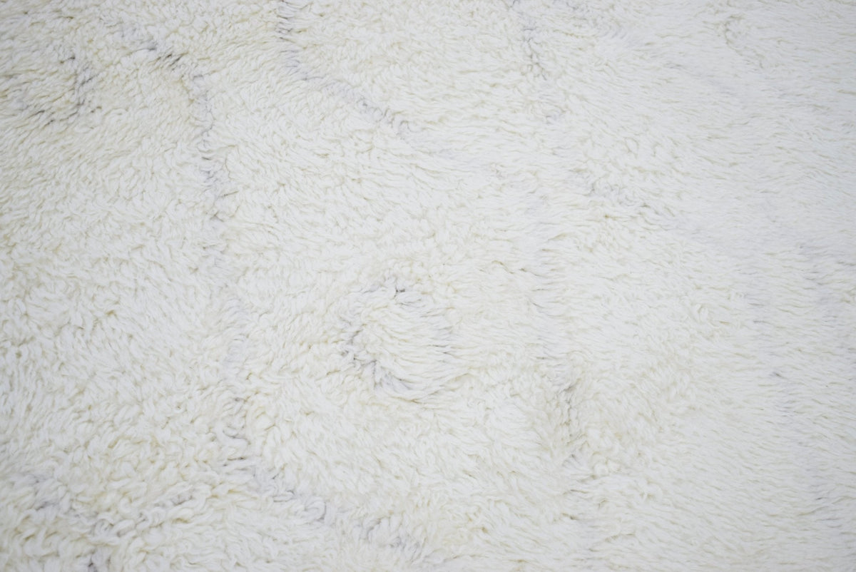 Ivory Modern Style Handmade Wool Area Rug.