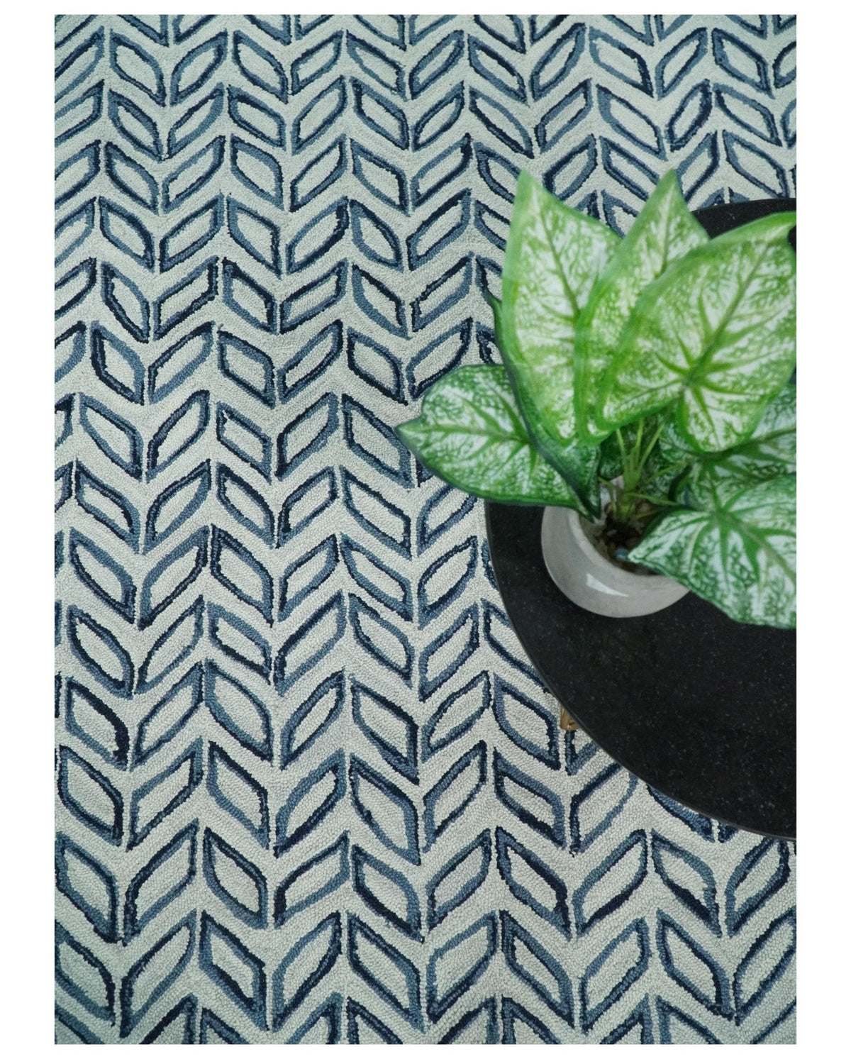 Contemporary Farmhouse Leaf's Hand Tufted Silver and Blue Loop Multi Size Wool Rug.