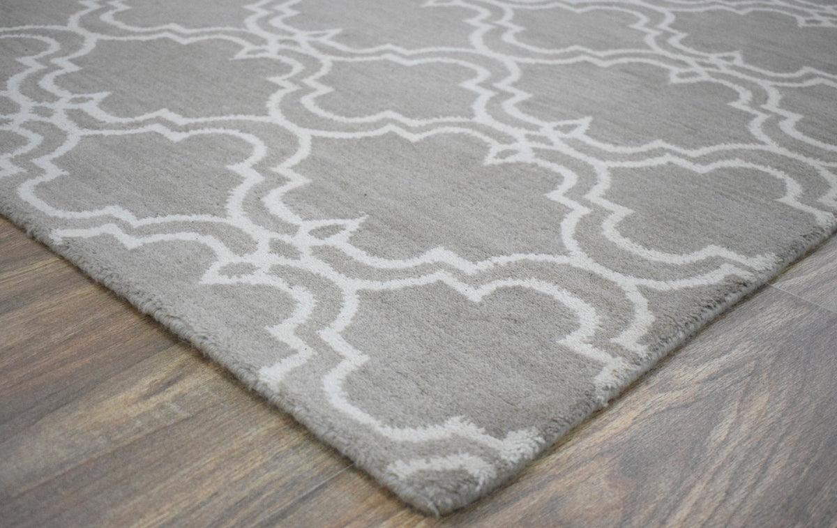 Modern Geometrical Hand Tufted Silver Wool 8x10 Area Rug.