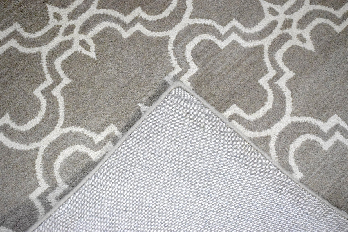 Modern Geometrical Hand Tufted Silver Wool 8x10 Area Rug.
