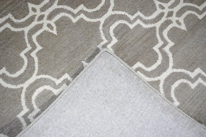 Modern Geometrical Hand Tufted Silver Wool 8x10 Area Rug.