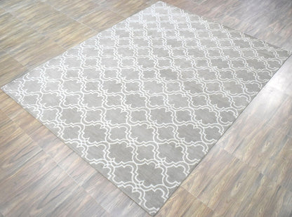 Modern Geometrical Hand Tufted Silver Wool 8x10 Area Rug.