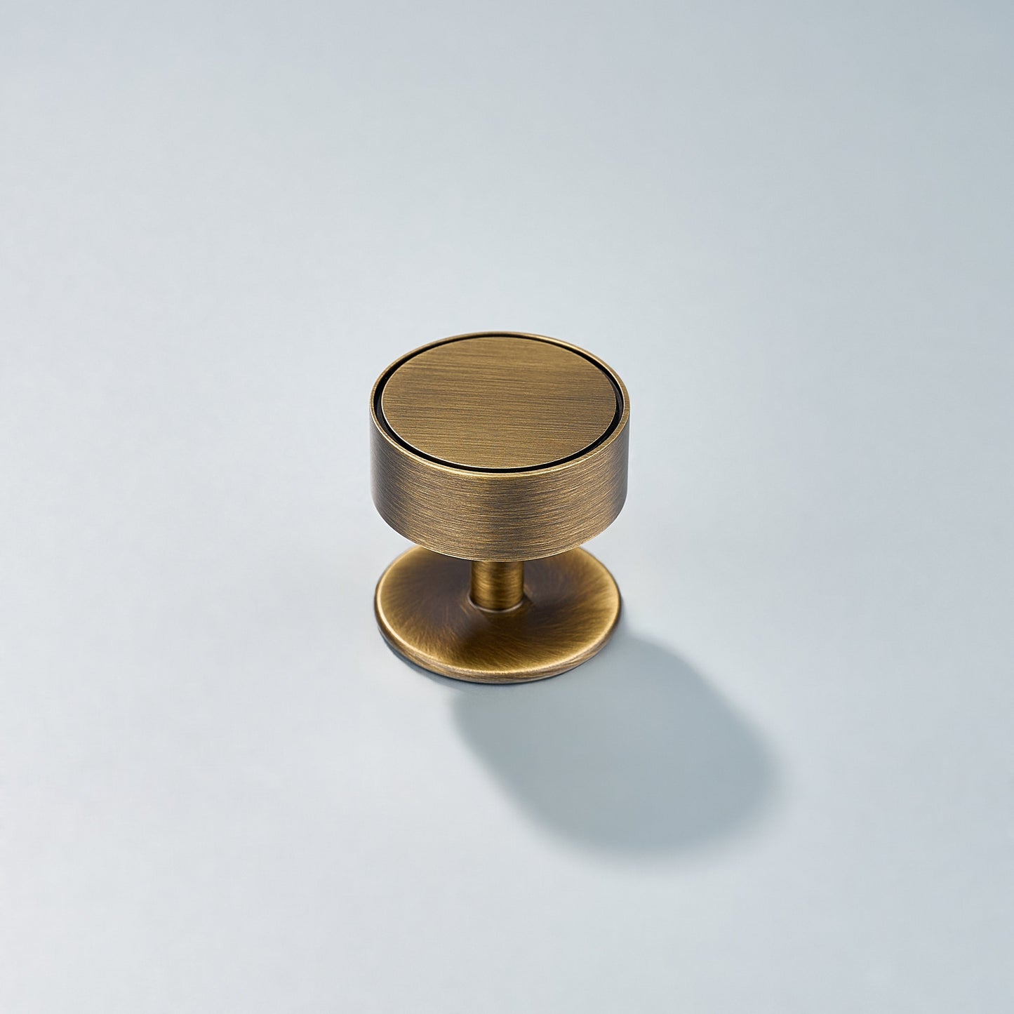 Gateau, Solid Brass Knobs.