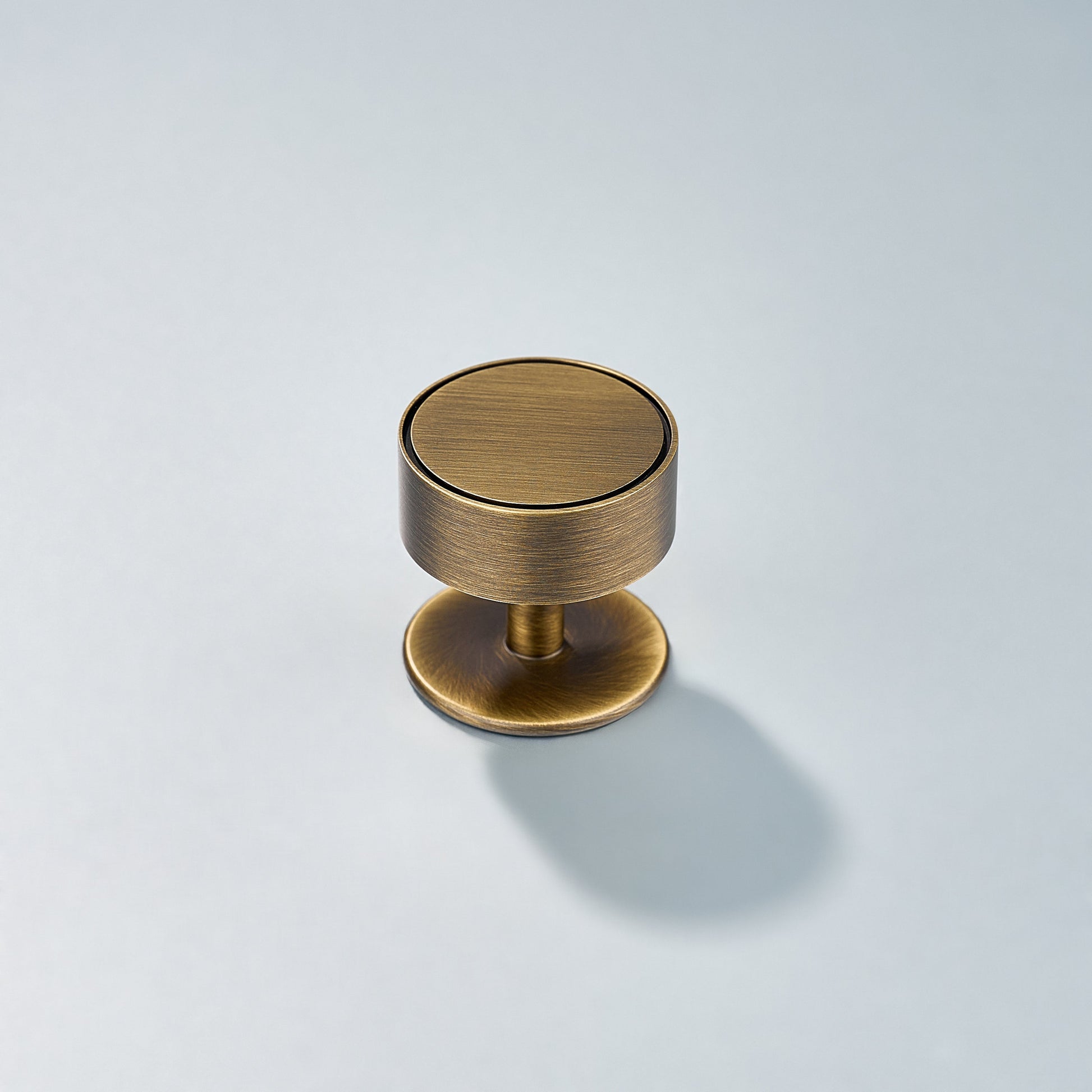 Gateau, Solid Brass Knobs.
