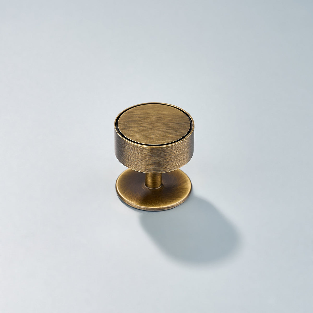 Gateau, Solid Brass Knobs.
