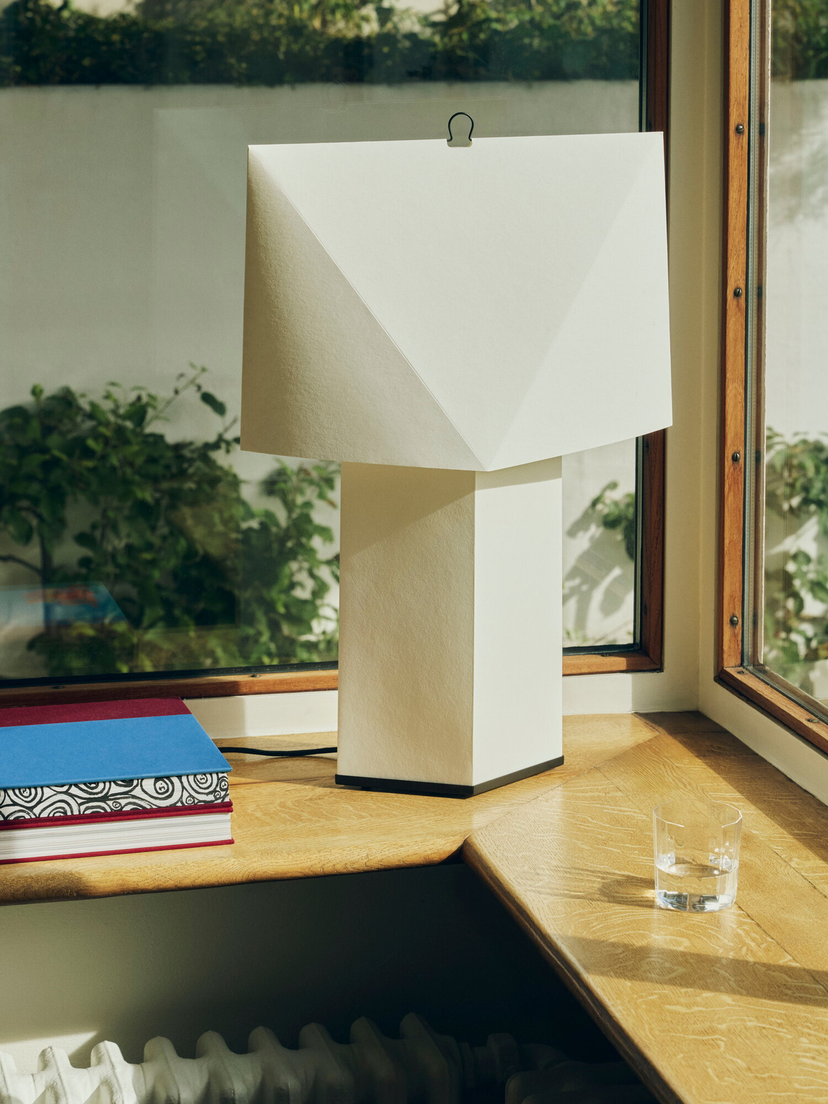 Aplat Table Lamp