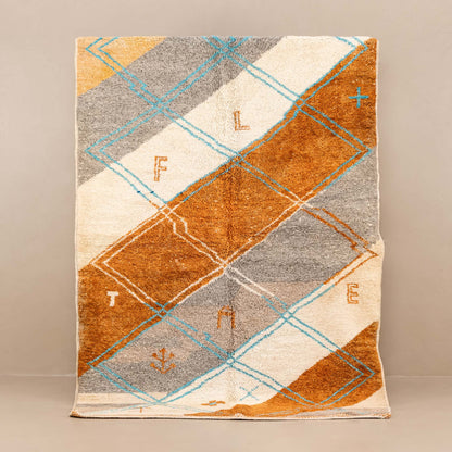 Safouan - taznakht kilim rug 5.3x7.6 ft / 163x233 cm Authentic taznakht kilim rug.