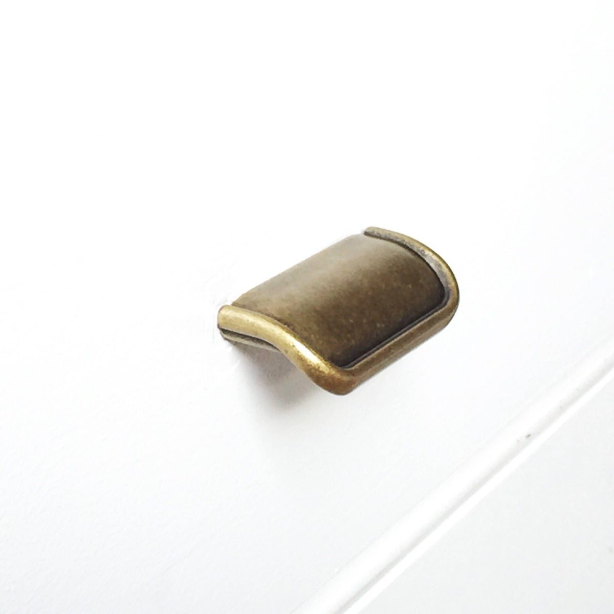 Tab Finger Drawer Pulls "Ella" in Antique Bronze.