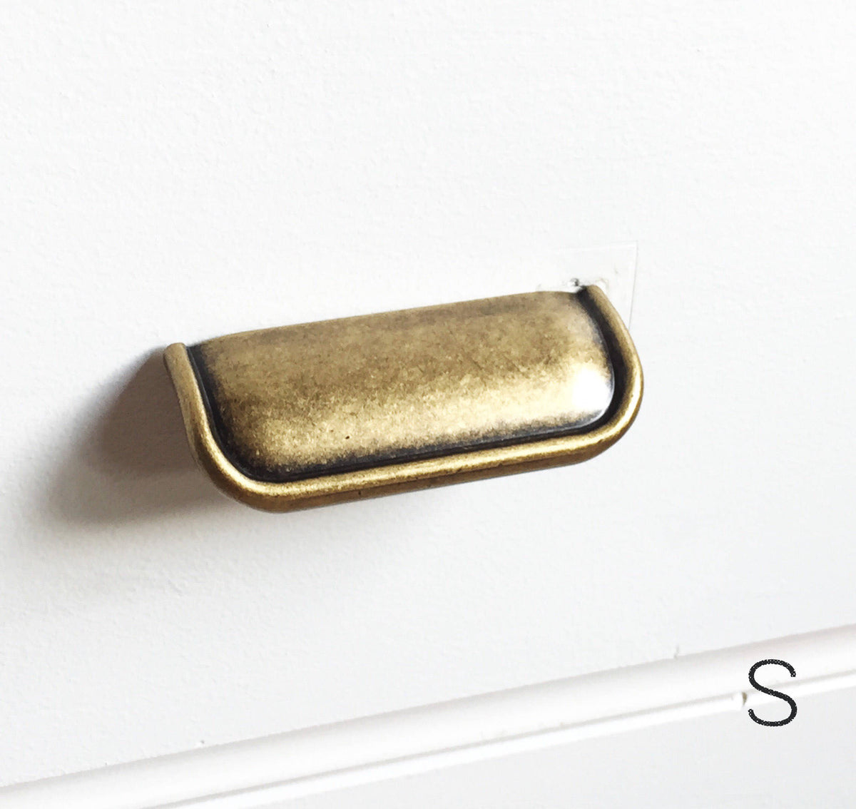 Tab Finger Drawer Pulls "Ella" in Antique Bronze.