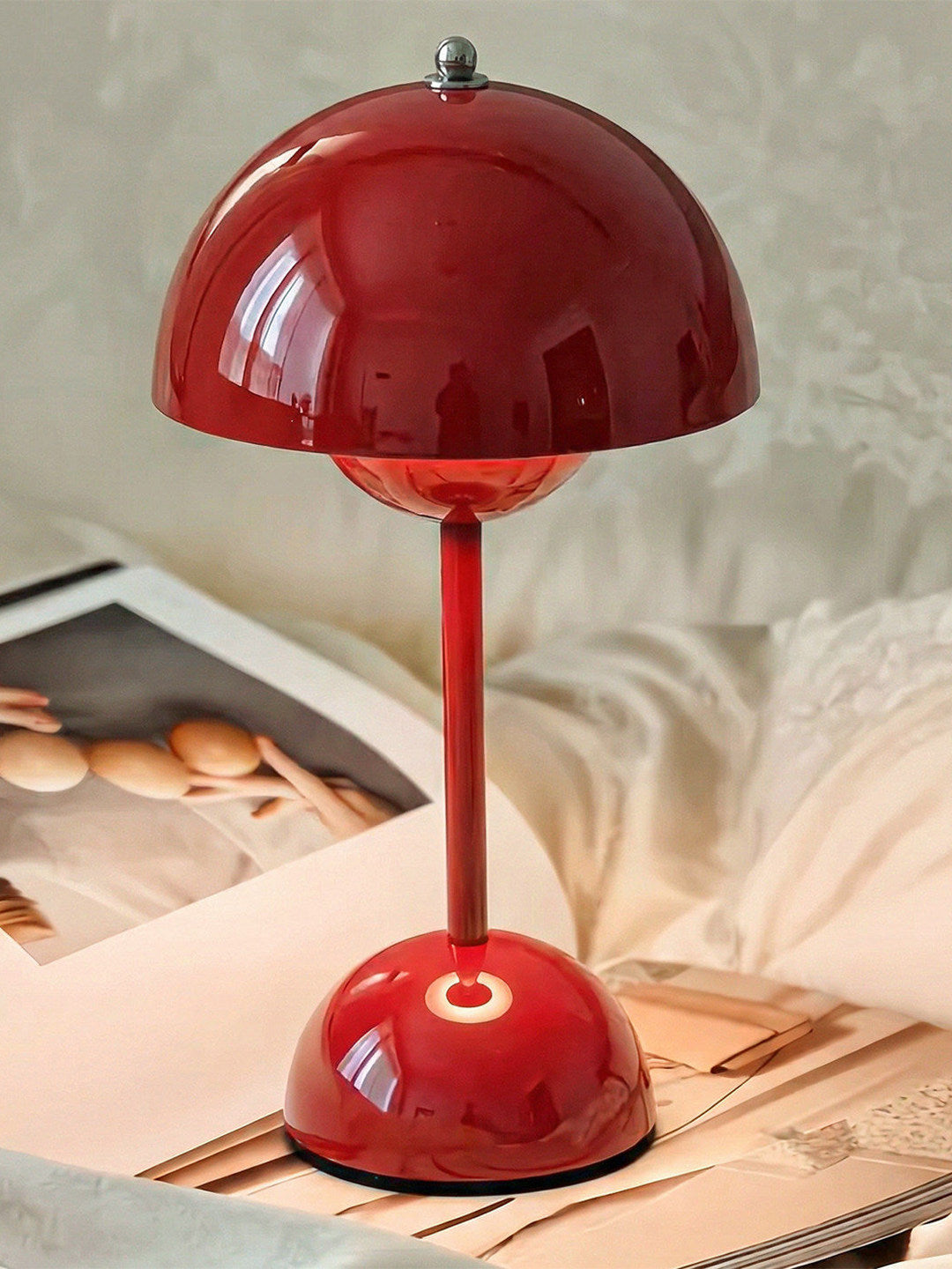 Flowerpot VP9 Portable Table Lamp