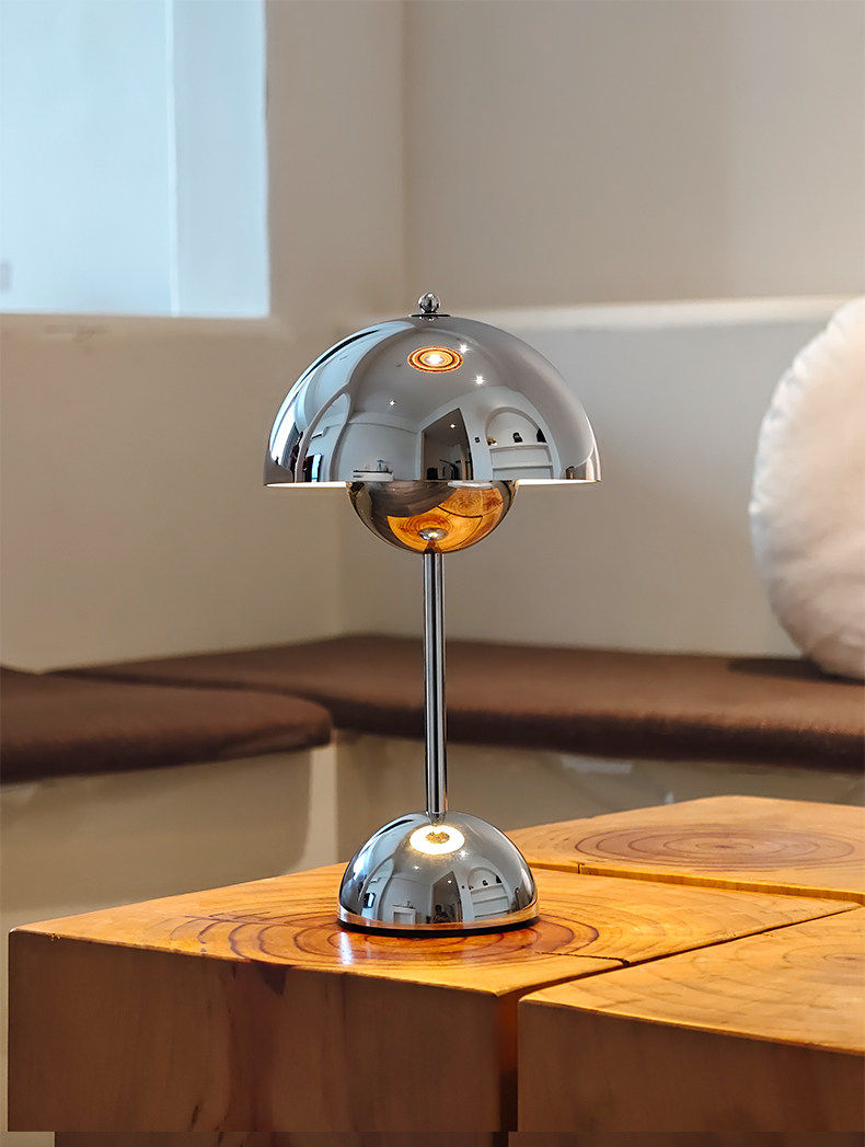 Flowerpot VP9 Portable Table Lamp