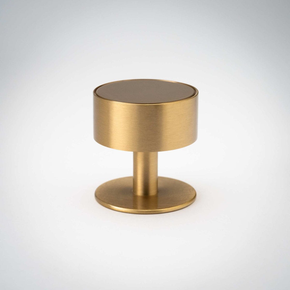 Gateau, Solid Brass Knobs.