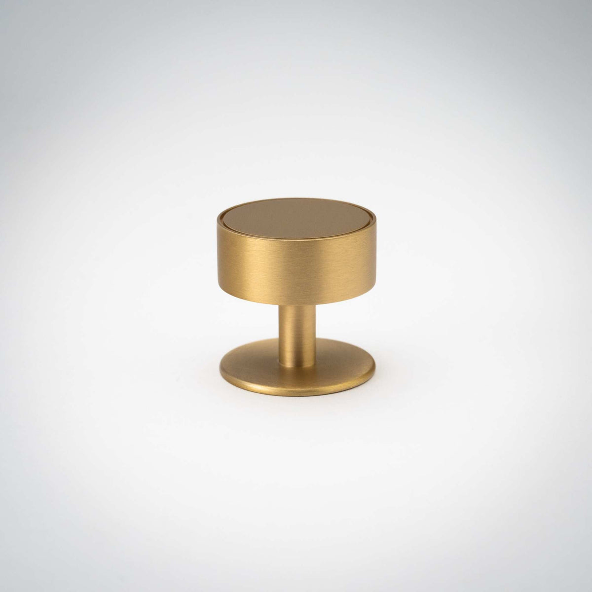 Gateau, Solid Brass Knobs.