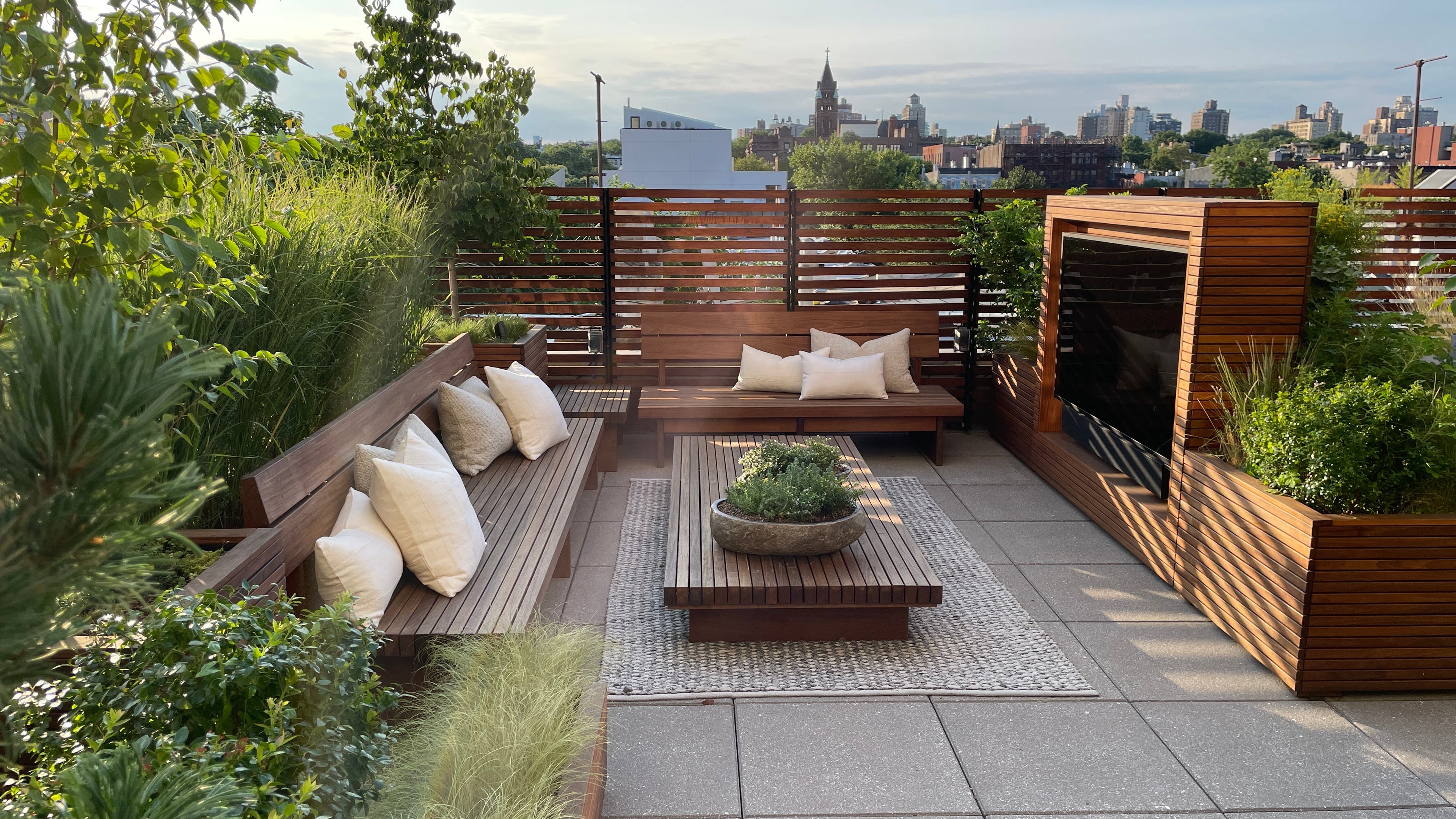 Load video: NYC Rooftop Remodel in Collaboration with Huntergreen