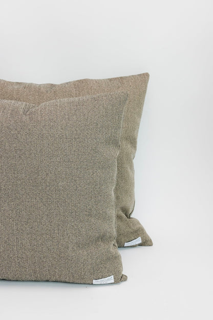 Larsen Chenille Pillow - Houndstooth - 2 Sizes