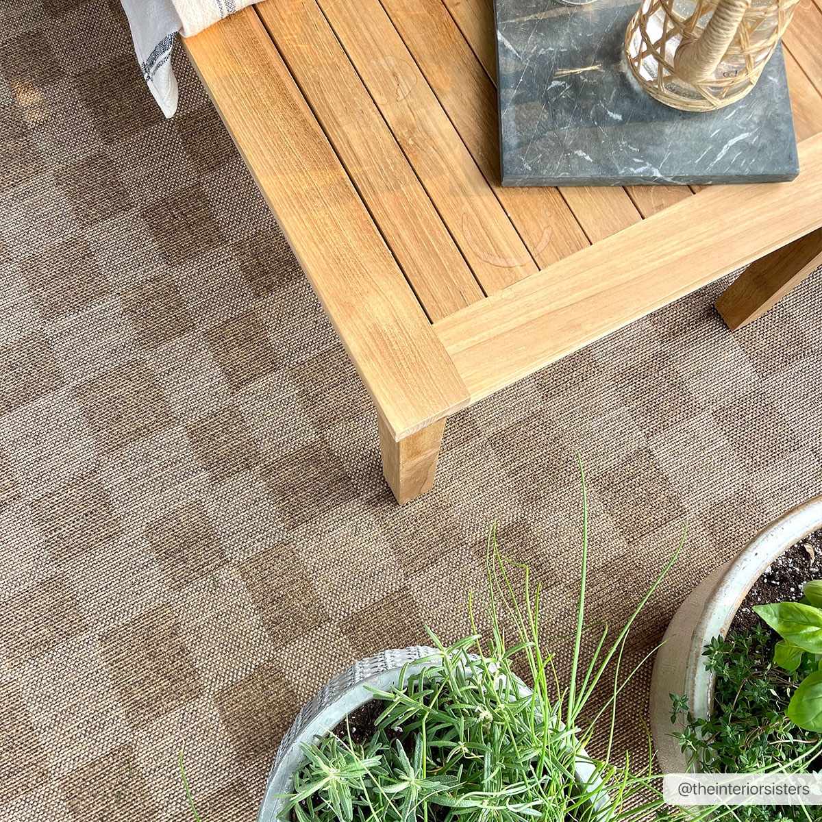 Kuval Checkered Brown Outdoor Rug.