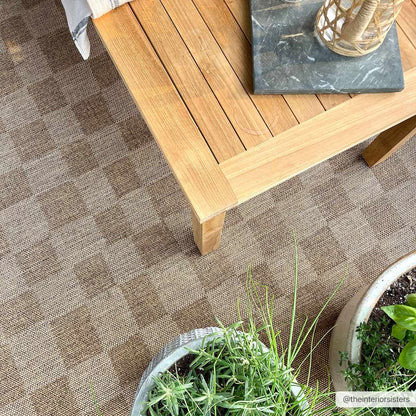 Kuval Checkered Brown Outdoor Rug.