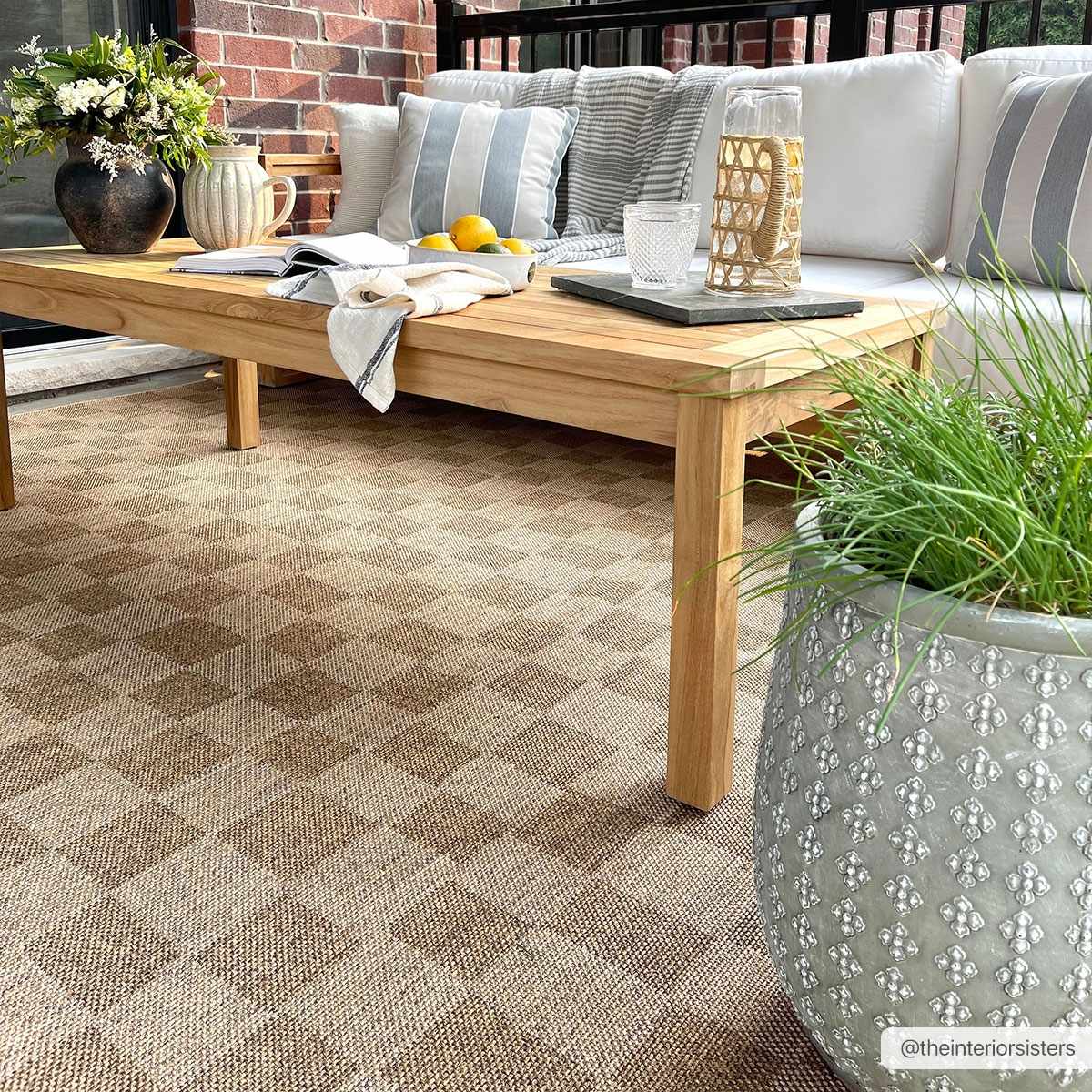 Kuval Checkered Brown Outdoor Rug.