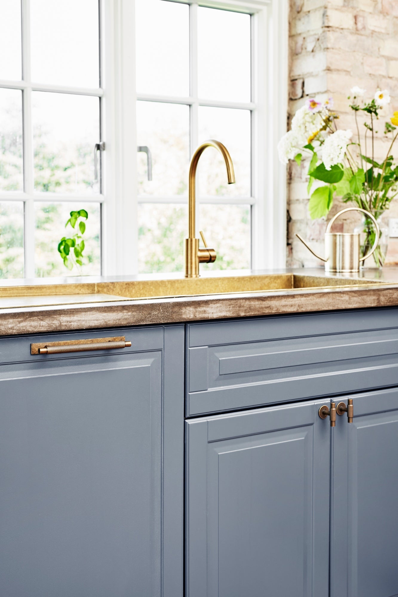 Knurled Backplate Antique Bronze "Manor" Knobs and Drawer Pulls