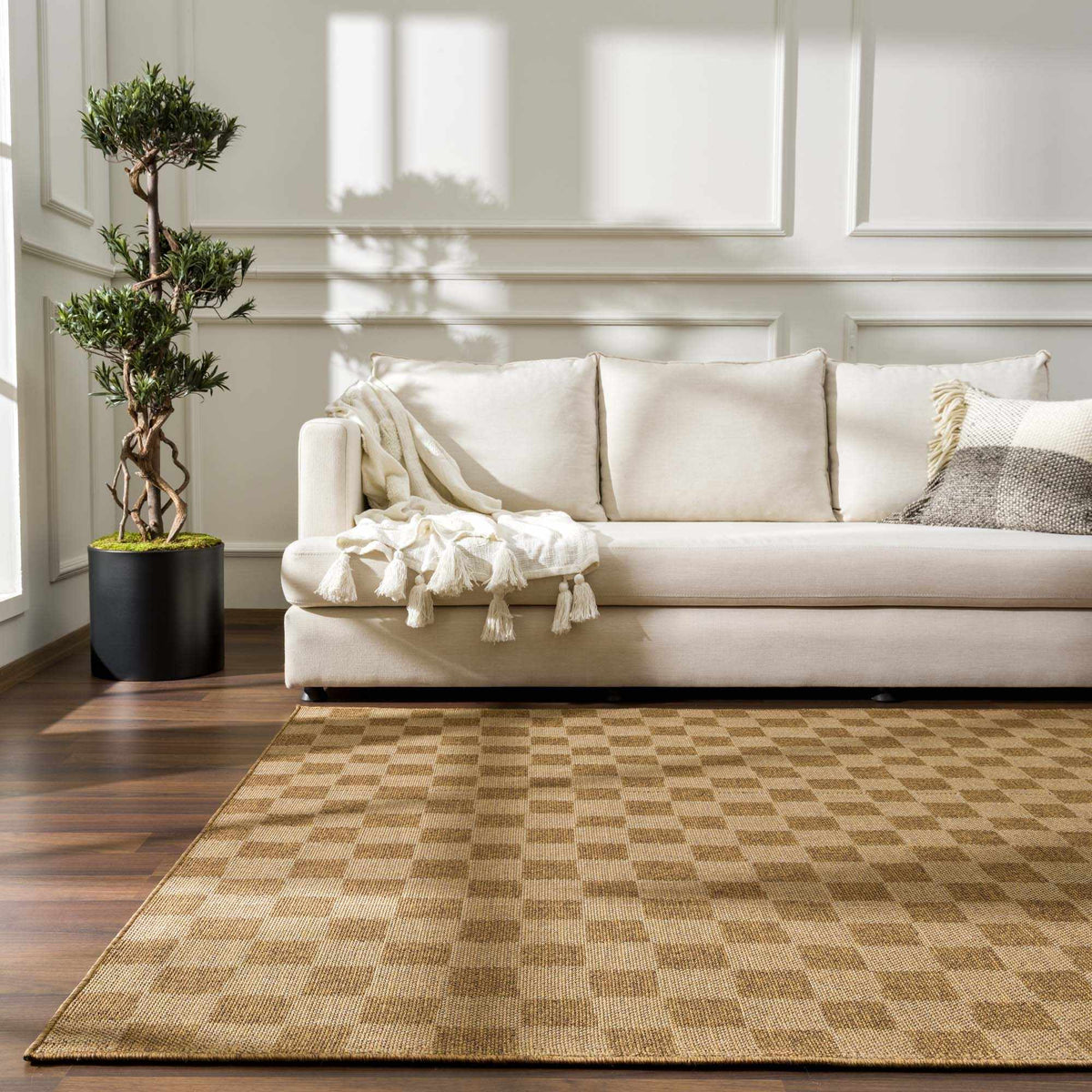 Kuval Checkered Brown Outdoor Rug.