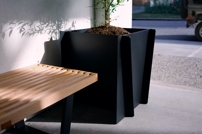 Stahl Planter.