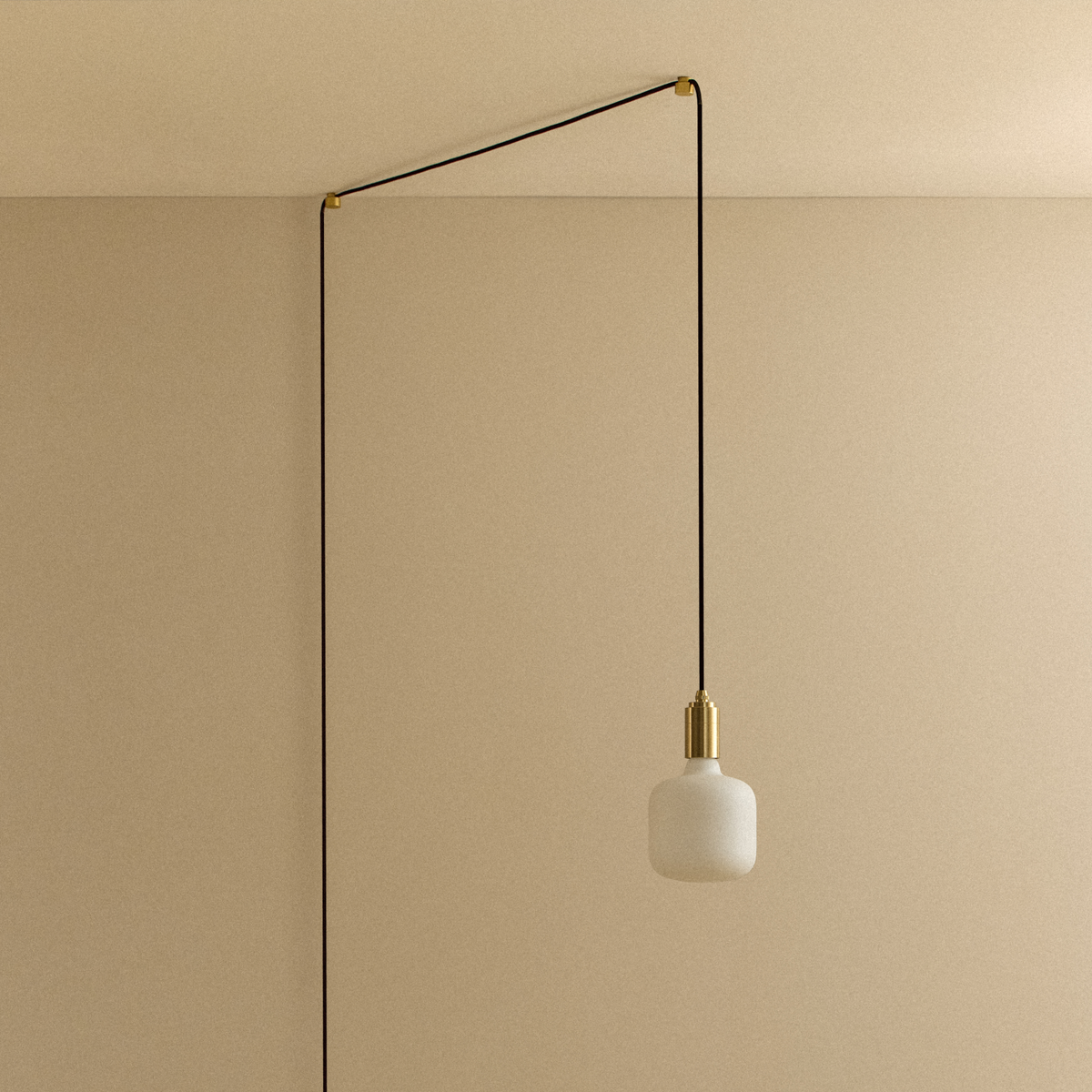 Oblo Plug-In Pendant in Brass.
