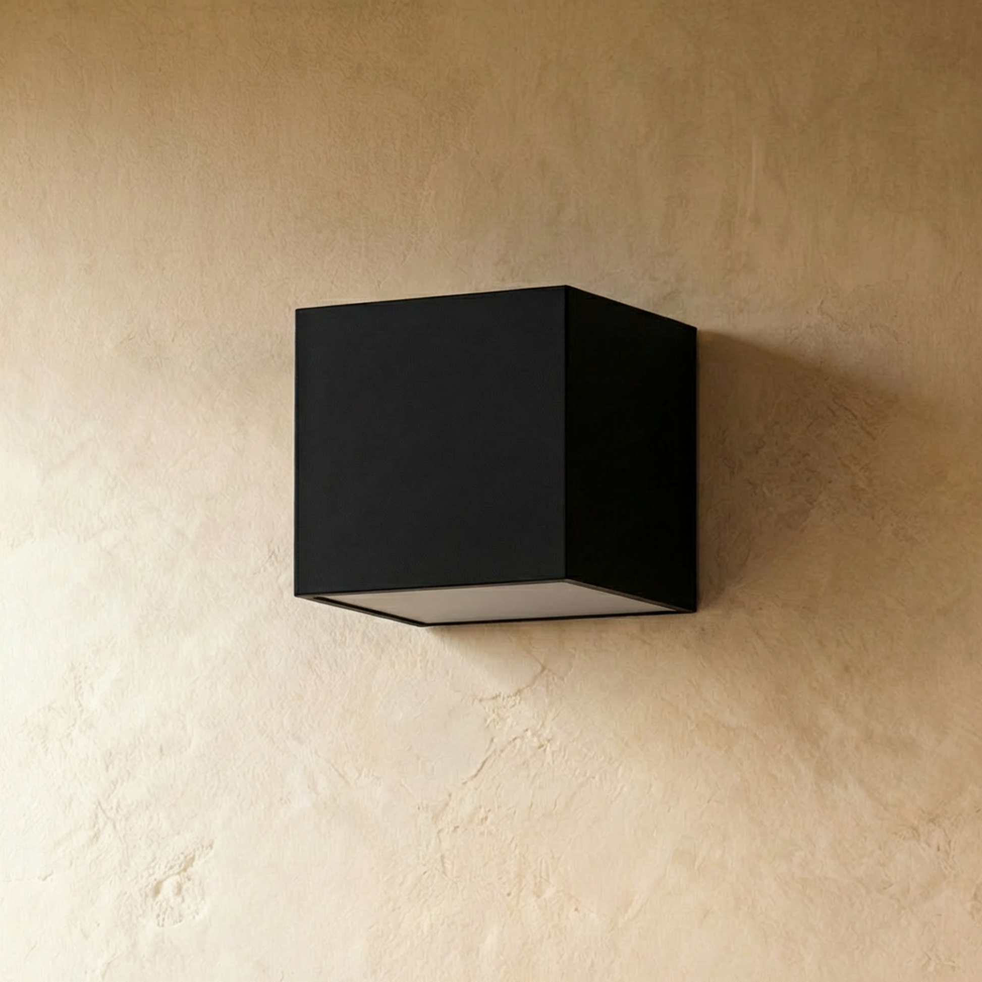 Evelyn Outdoor Wall Lamp.