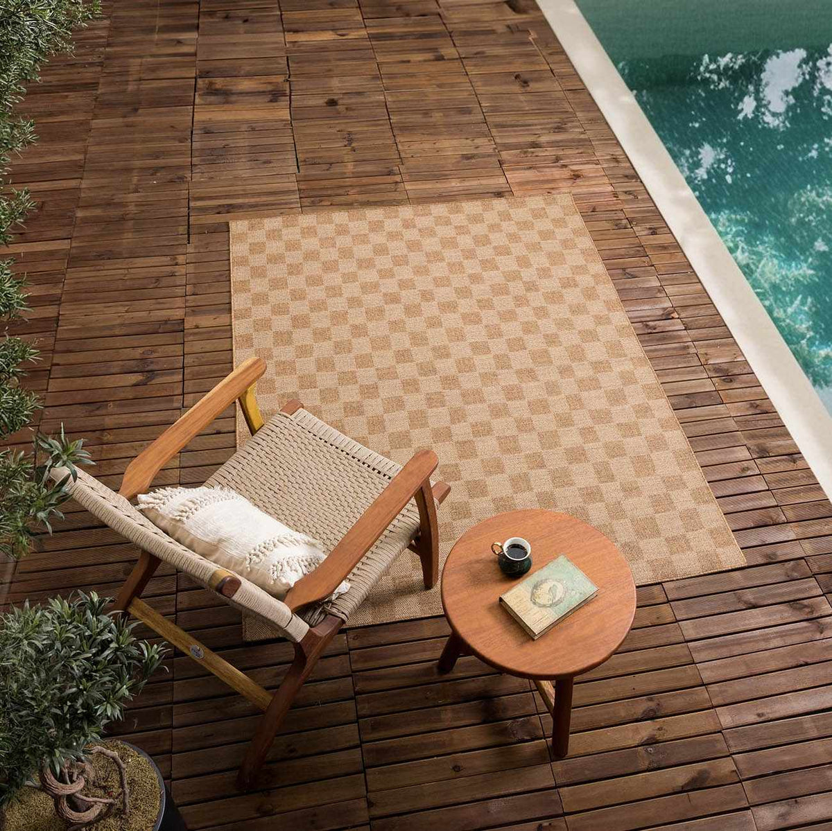 Kuval Checkered Brown Outdoor Rug.