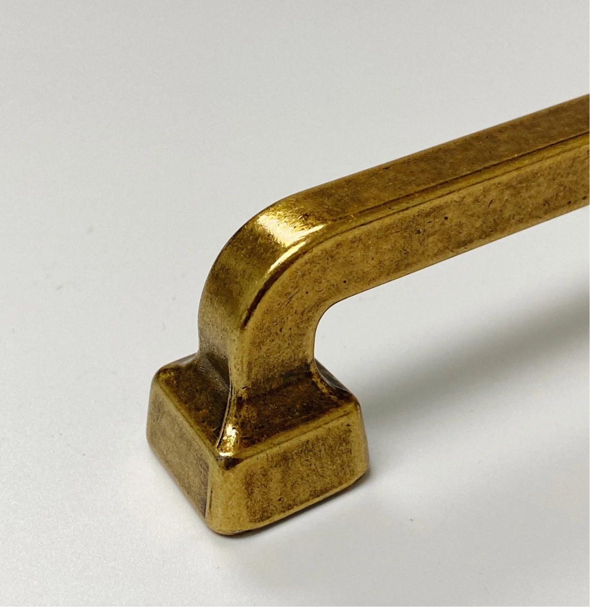 Mission Drawer Pull "Capri" in Antique Brass.