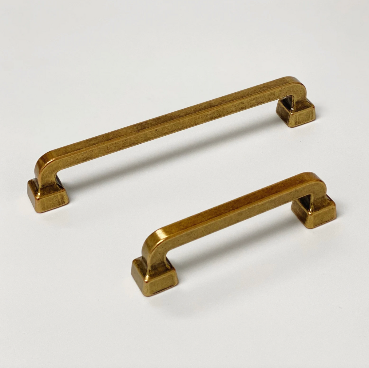 Mission Drawer Pull "Capri" in Antique Brass.
