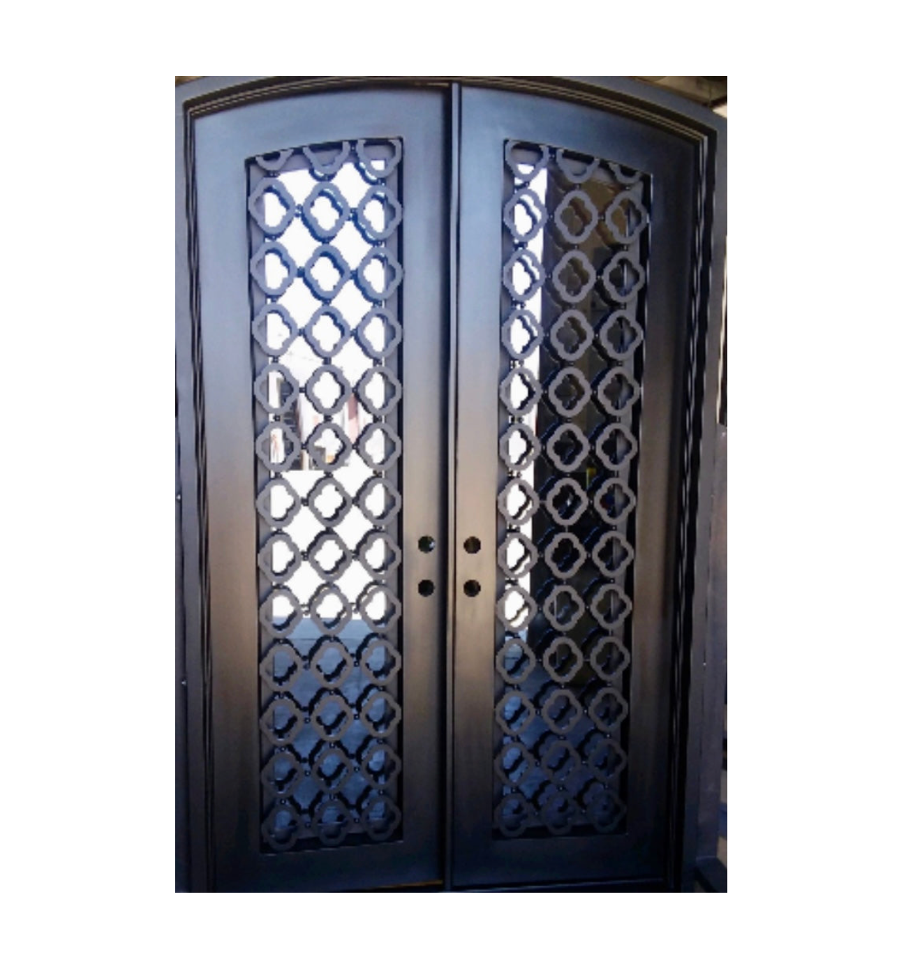 Dia Cut Double Iron Doors