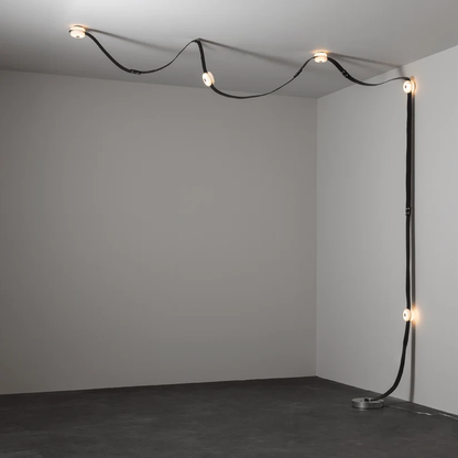 Snaps LED Floor-to-Ceiling Lamp