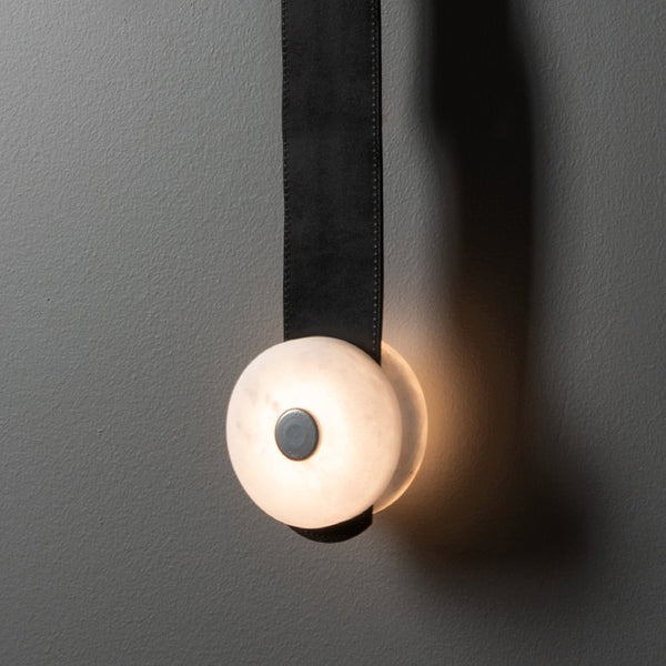 Snaps LED Floor-to-Ceiling Lamp
