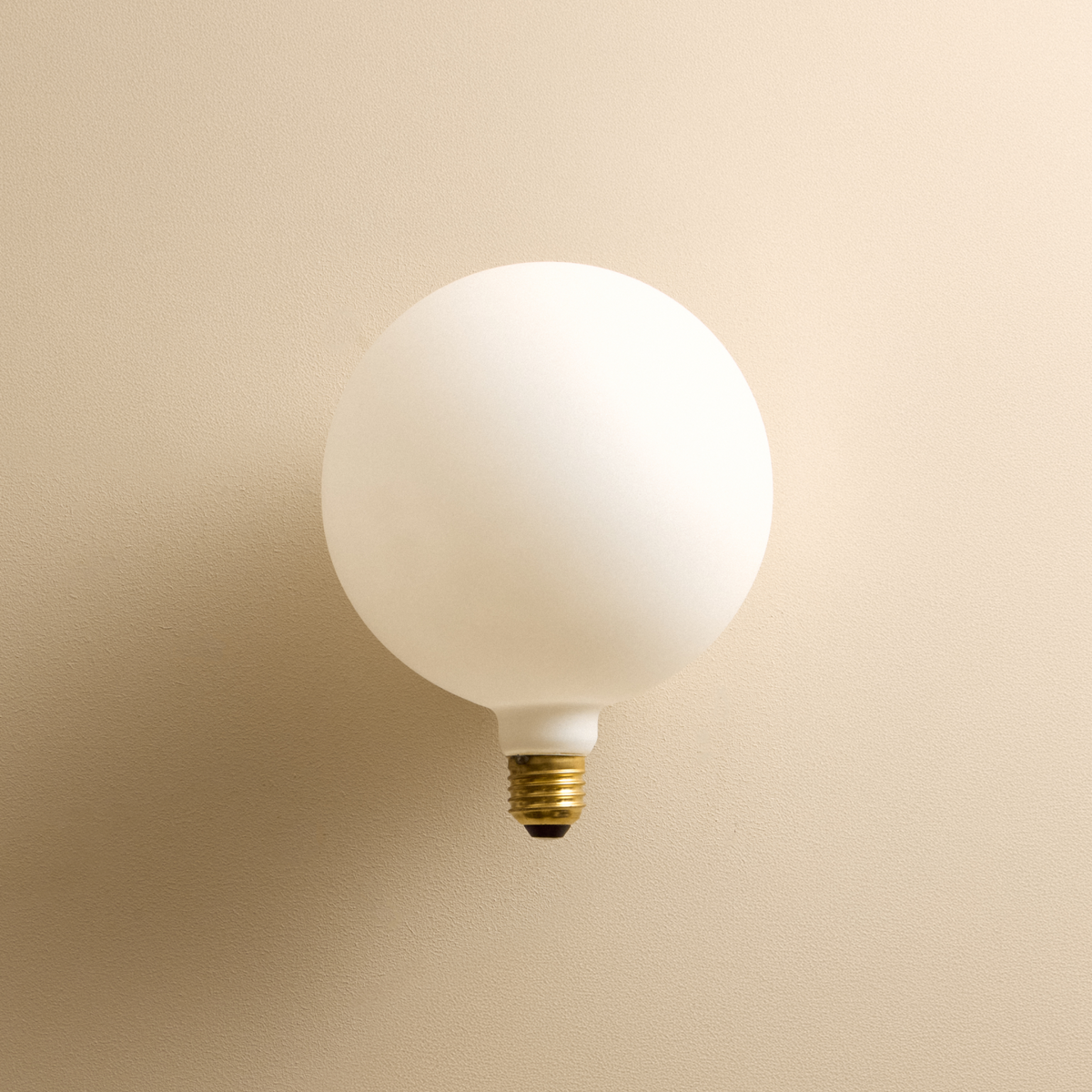 Sphere IV E26 Dim-to-Warm LED Bulb.