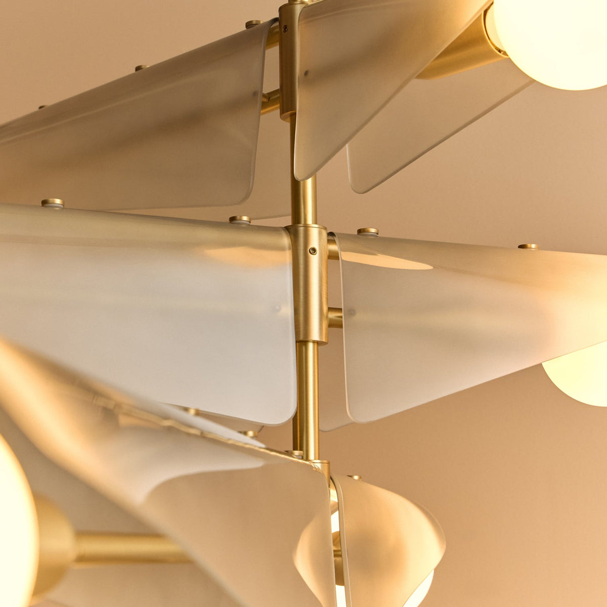 Sycamore Chandelier 5 Tiers in Dawn Grey.