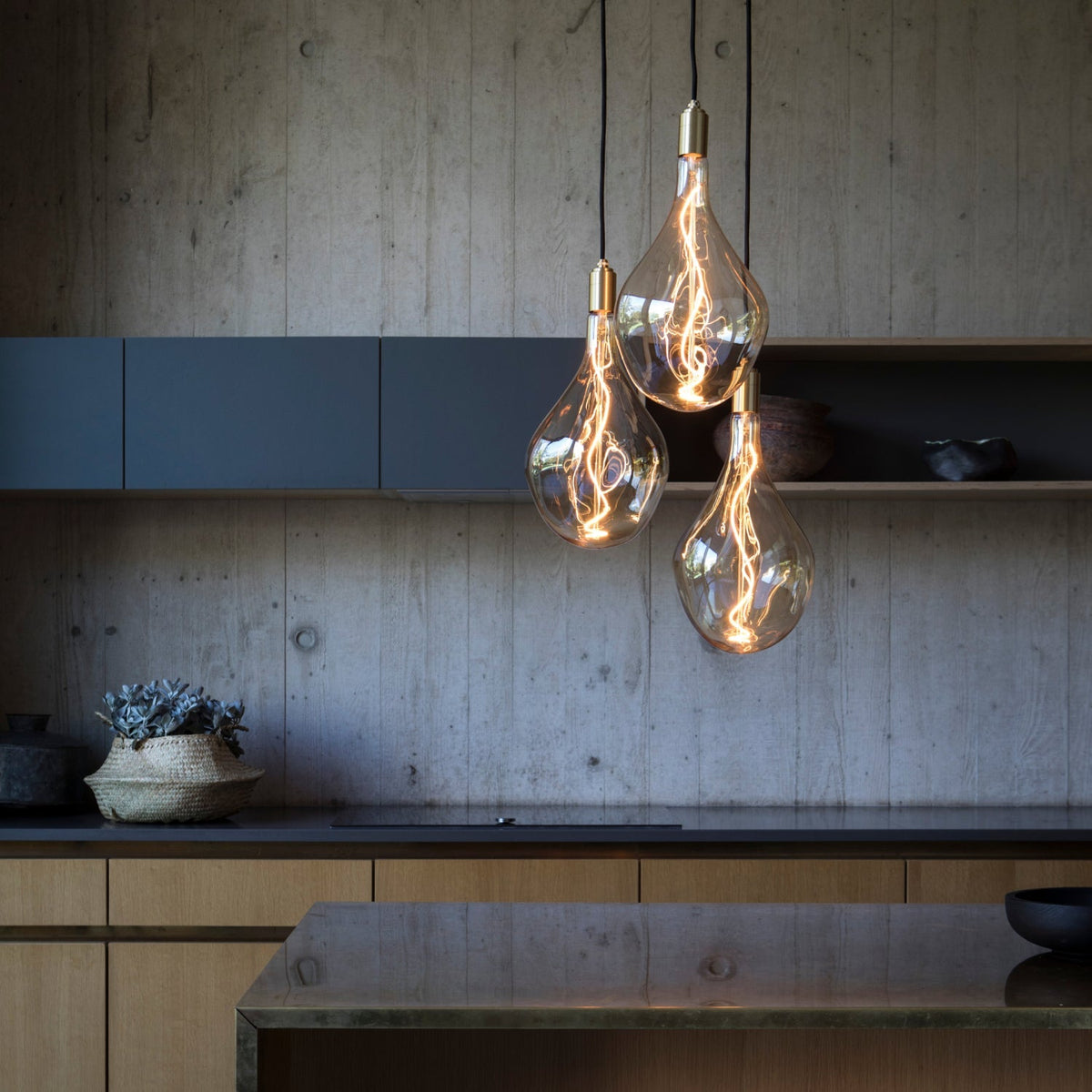 Triple Pendant in Brass + Voronoi III.