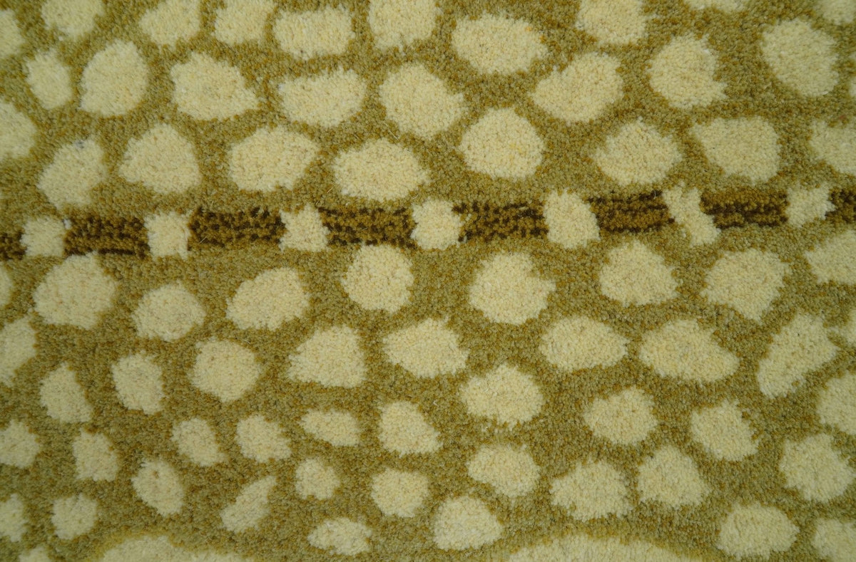 Animal Giraffe Brown Hand Tufted 2x3 Wool Area Rug.