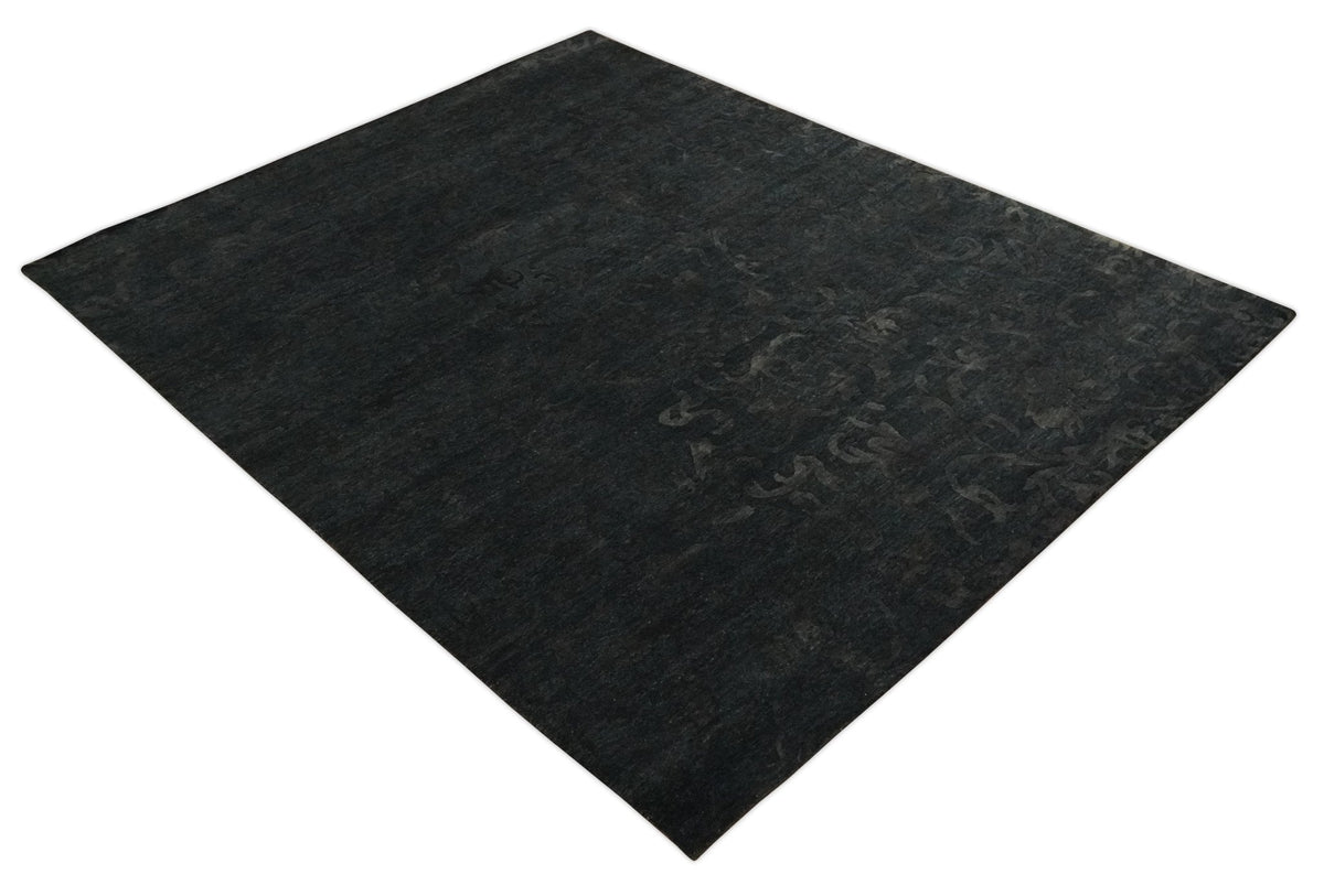 Antique Style Charcoal, Gray and Silver 8x10 Hand knotted wool Area Rug.