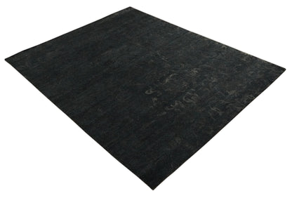 Antique Style Charcoal, Gray and Silver 8x10 Hand knotted wool Area Rug.