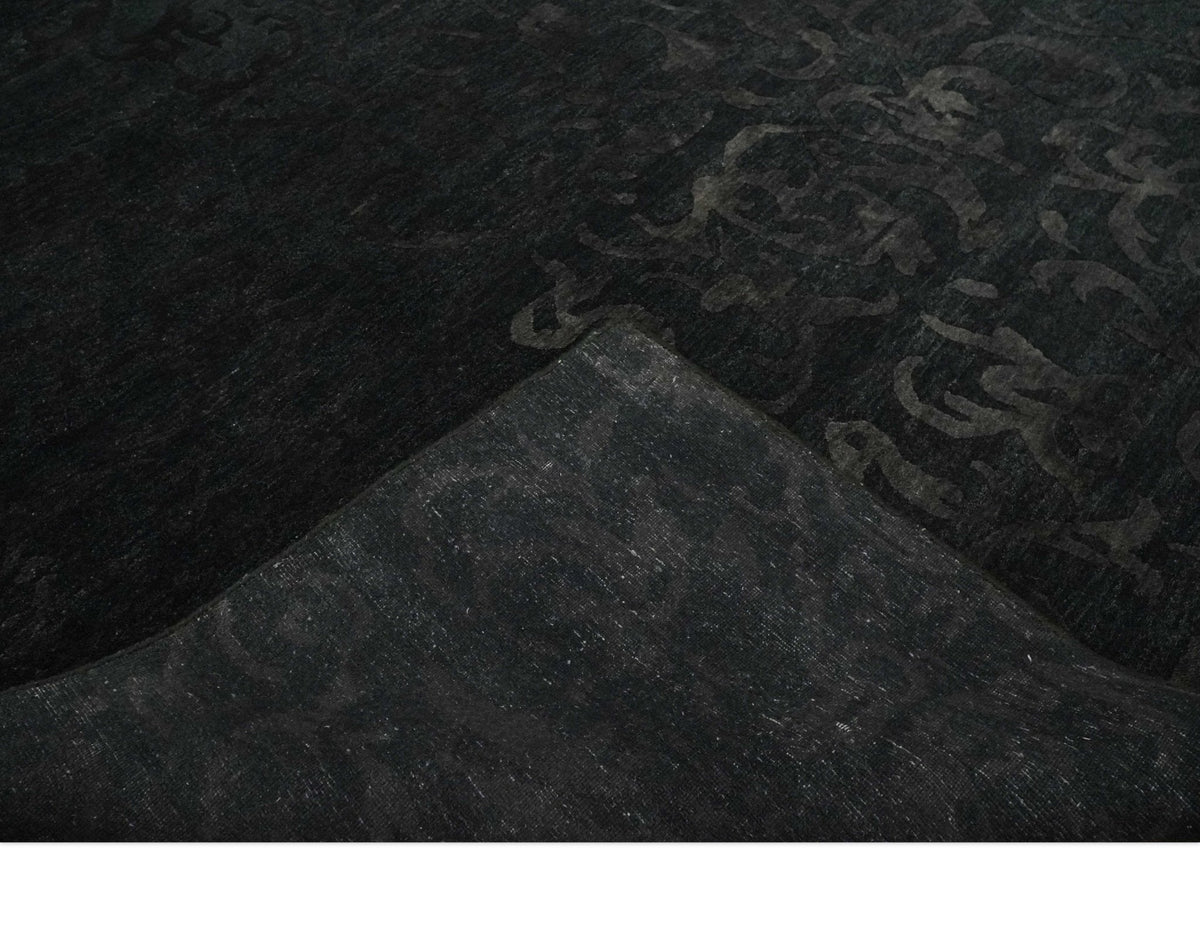 Antique Style Charcoal, Gray and Silver 8x10 Hand knotted wool Area Rug.