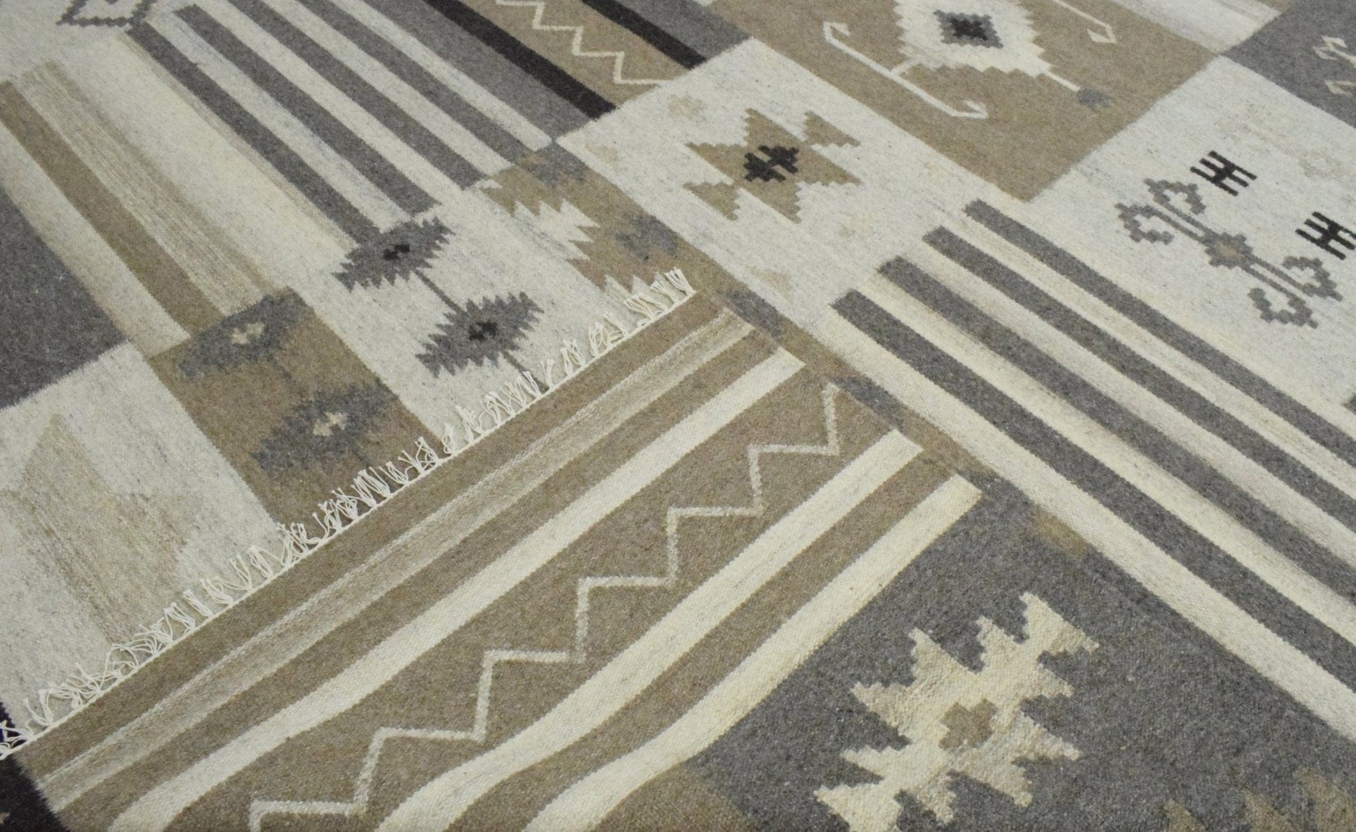 The Rug Decor Area Rug Dhurrie Rug, Beige Brown Tribal Pattern Rug Dhurrie Rug, Beige Brown Tribal Pattern Rug